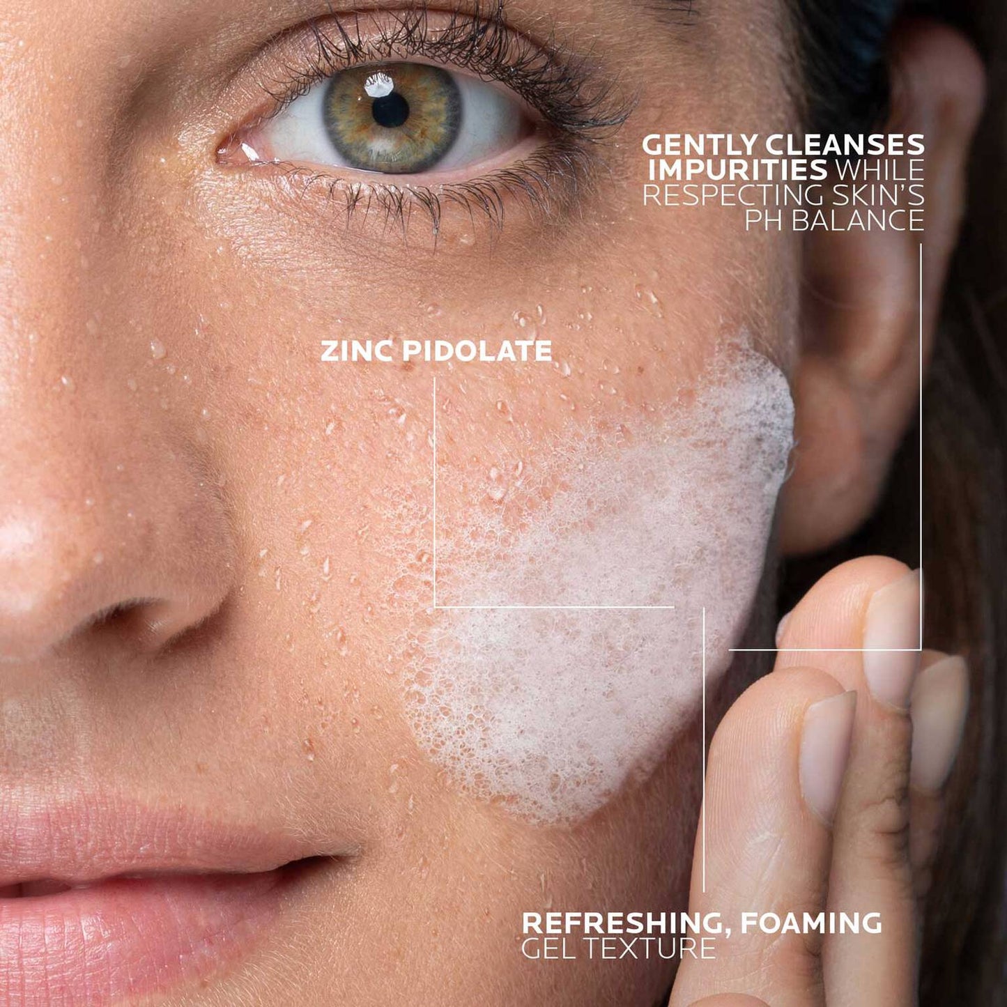 effaclar-gel-facial-wash-for-oily-skin-l9 LaRochePosay-Product-Effaclar-Effaclar-Foaming-Gel-400ml-3337872411991-texture-REV.jpg